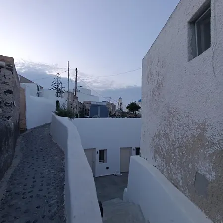 Cycladic Center Cave *