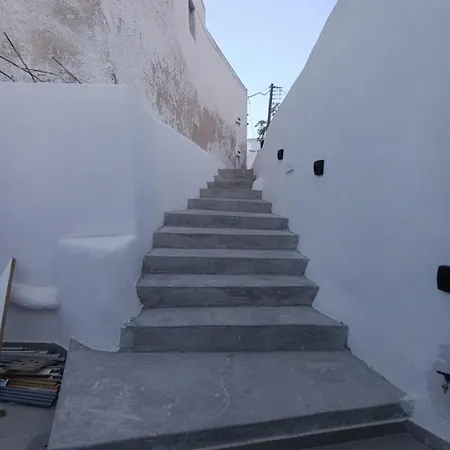 Cycladic Center Cave * 费拉