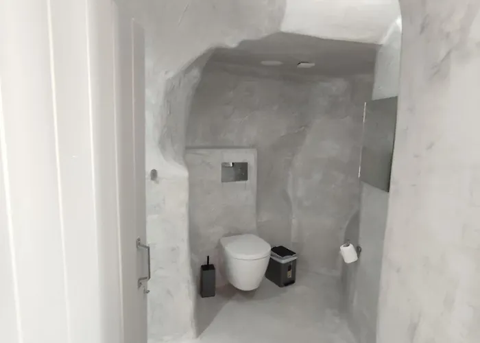 Cycladic Center Economy * ثيرا